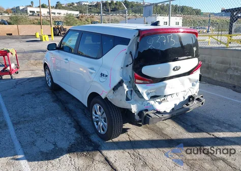 2021 Kia Soul Lx z USA, uszkodzony, nr VIN KNDJ23AU9M7777601